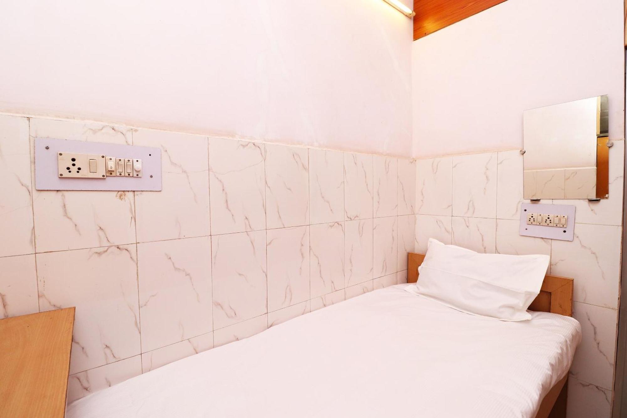 ג'אבלפור Hotel Kshama מראה חיצוני תמונה