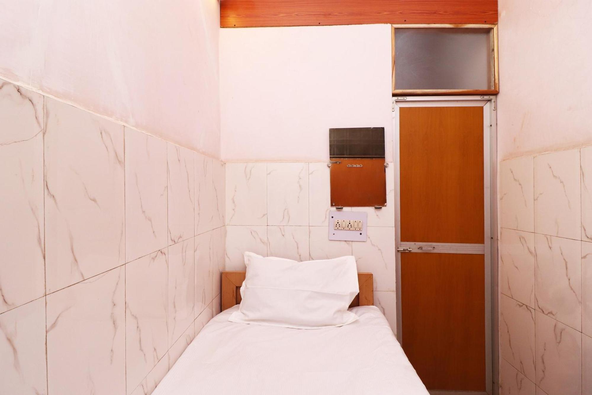 ג'אבלפור Hotel Kshama מראה חיצוני תמונה